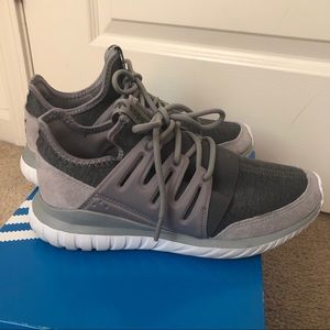 Adidas  Tubular Radial